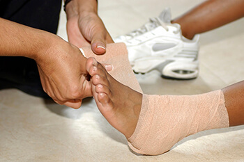 Sprained Ankle Treatment in the Manatee County, FL: Bradenton (University Park, Bayshore Gardens, Palmetto, Foxleigh, Lakewood Ranch, Ellenton, Parrish) and Sarasota County, FL: Sarasota (South Gate Ridge, Sarasota Springs, Venice, Laurel, Osprey, Fruitville, South Sarasota, North Sarasota, Southgate, Bee Ridge) areas